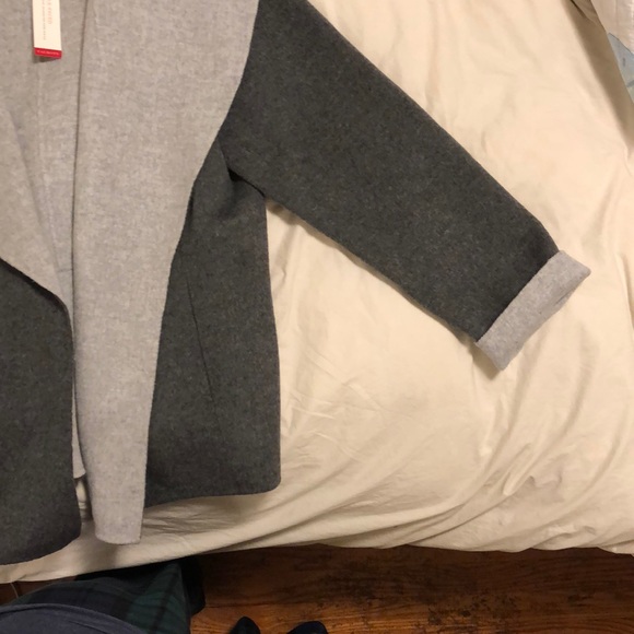 Talbots dk gray wool blazer w/lt grey interior. - Picture 3 of 8